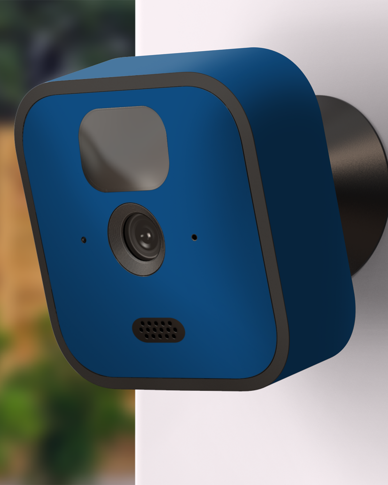 CLASSIC BLUE Kamera Aufkleber Blink Outdoor (2020) an Außenwand angebracht