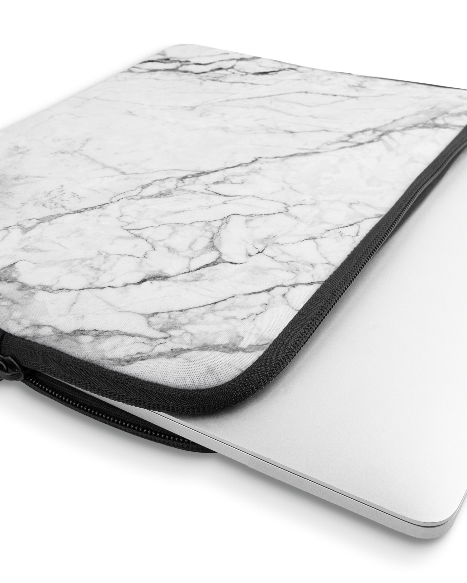 White Marble Laptophülle 13 Zoll mit Gerät im Inneren