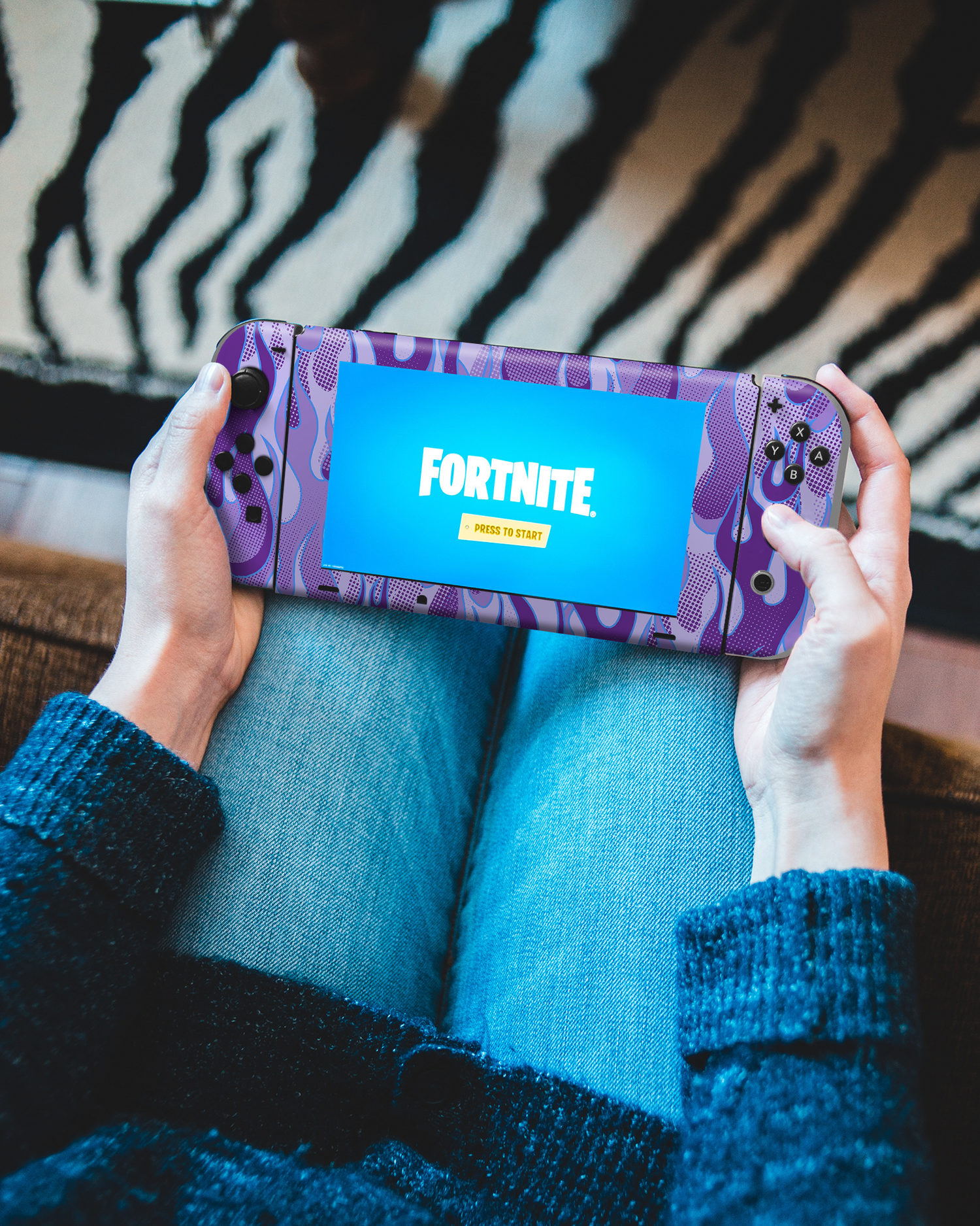 Purple Flames Konsolen Aufkleber für Nintendo Switch: Spielen mit beklebter Konsole